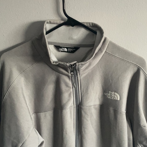 Women’s north face zip - Picture 3 of 3